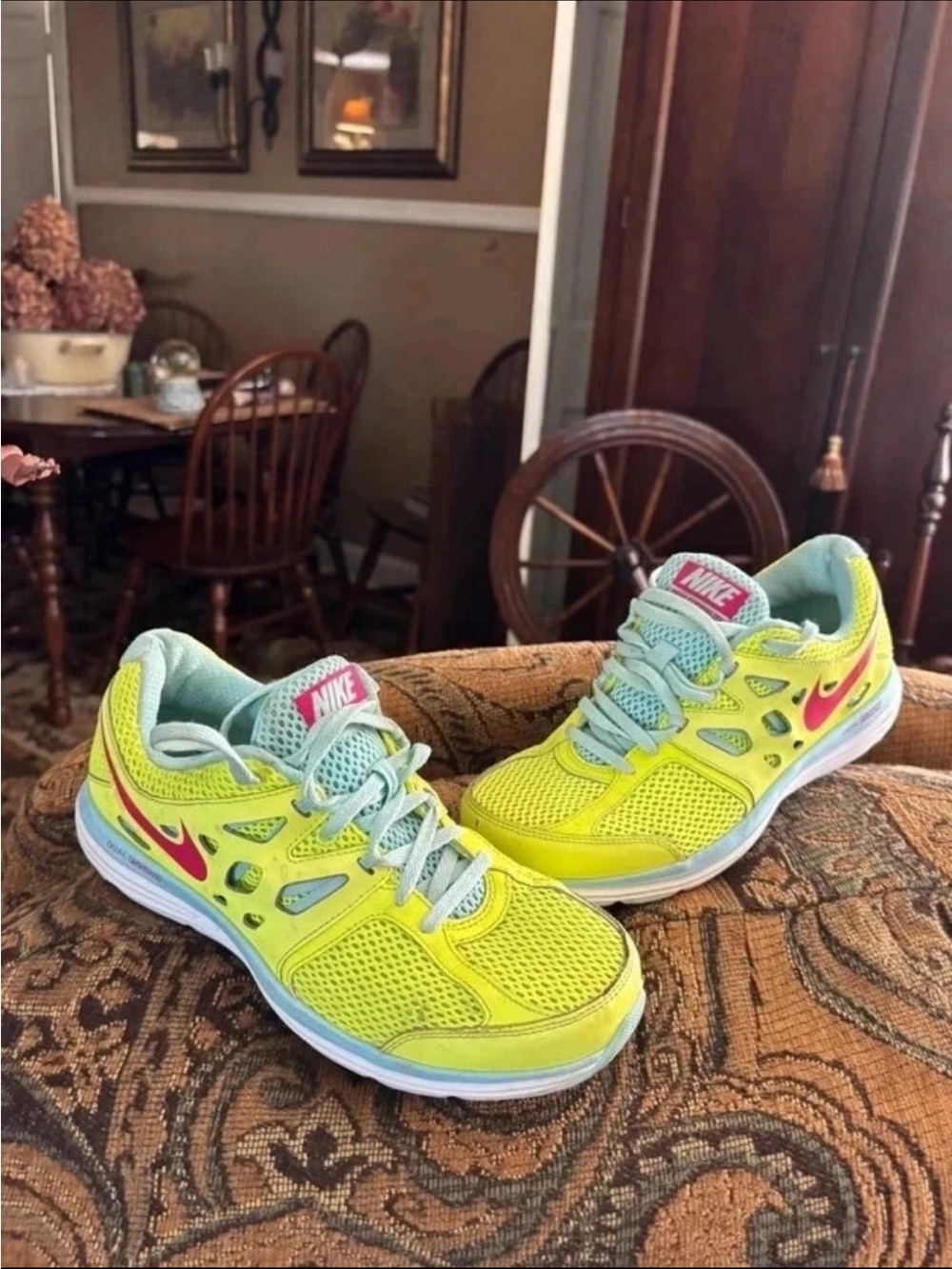 Nike Women’s Neon Yellow Athletic Running Shoes with Pink Swoosh
